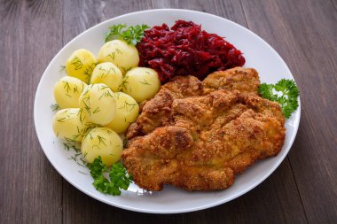 Patates ve pancarlı pirzola.