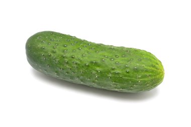 Beyaz arkaplanda salatalık