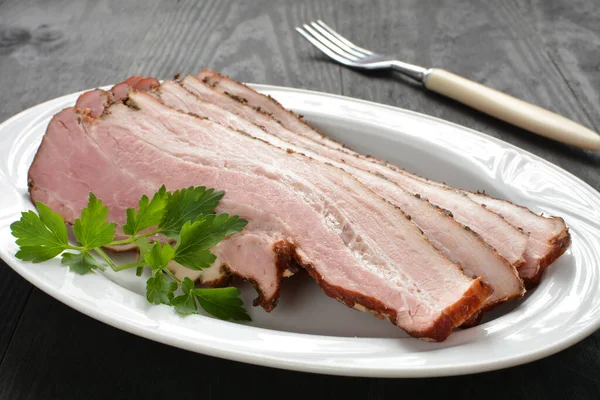 Tranches Bacon Cuit Four Sur Une Assiette — Photo