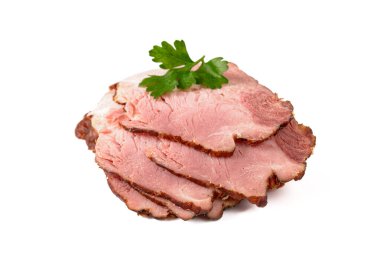 Beyaz arka planda dilimlenmiş jambon.