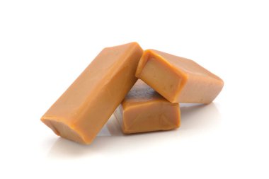 Beyaz arka plan üzerinde izole süt şeker