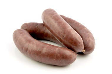 Beyaz arka planda kara puding