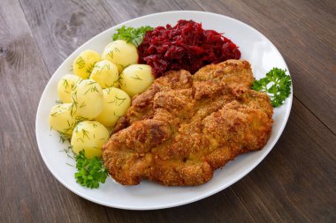 Patates ve pancarlı pirzola.