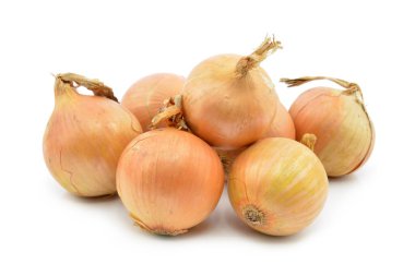 Beyaz arkaplanda soğan