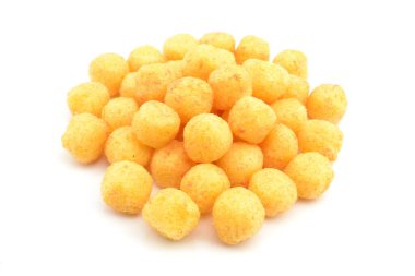 Beyaz arka planda mısır gevreği