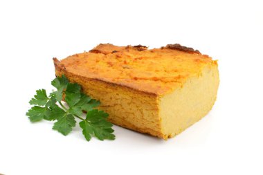 Beyaz arkaplanda kereviz ezmesi