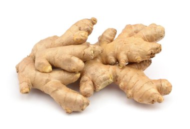 Beyaz bir arka plan üzerinde zencefil