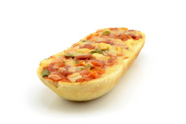 beyaz zemin üzerinde güveç