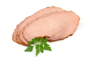 Beyaz arka planda dilimlenmiş jambon.