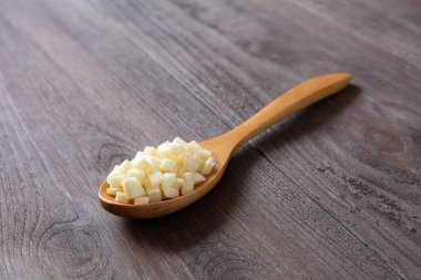 tahta kaşık sarımsak
