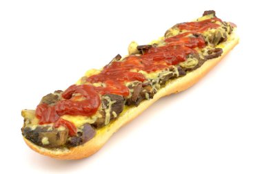 beyaz zemin üzerinde güveç