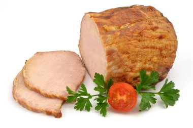 Beyaz arka planda fırında domuz filetosu
