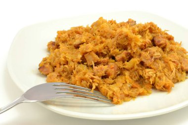 Tabakta lahana turşusu yahnisi