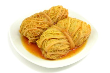 Bir tabak kıyma, pirinç ve lahana.