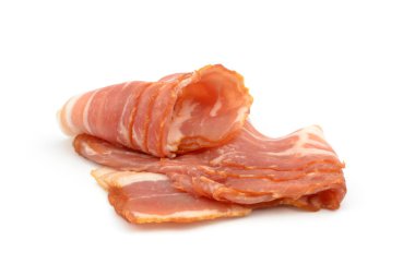 Beyaz arka plan üzerinde izole jambon dilimleri