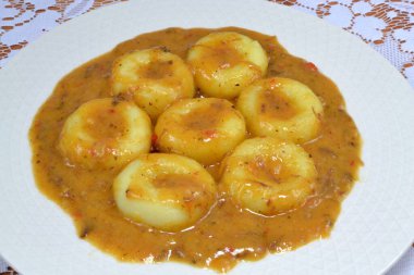 Soslu silez köftesi.