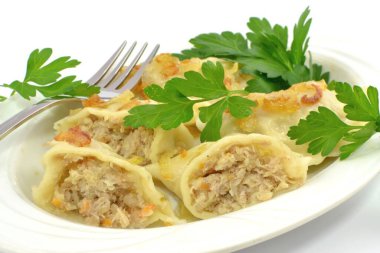 Lahana ve etli börek.