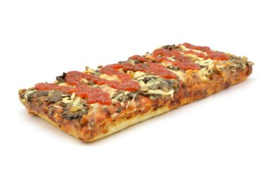 beyaz zemin üzerinde güveç