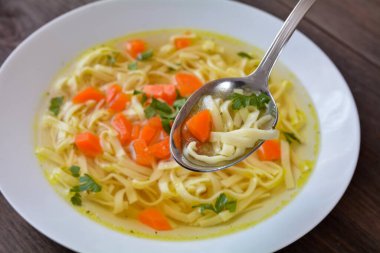 Erişte ve havuçlu çorba.