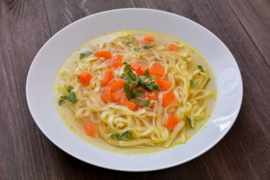 Erişte ve havuçlu çorba.