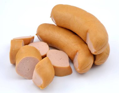 Beyaz arkaplanda sosis