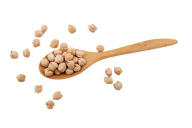 Nohut bir tahta kaşık üzerinde