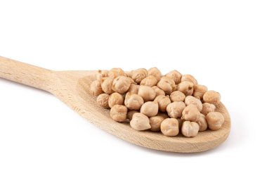 Nohut bir tahta kaşık üzerinde