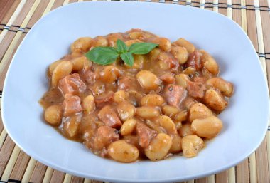 Domates soslu fırında fasulye.