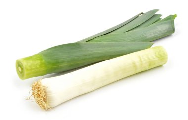 beyaz zemin üzerine pırasa