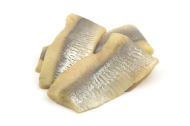 Beyaz arka planda ringa filetoları