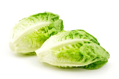 Beyaz arka plan üzerinde izole marul