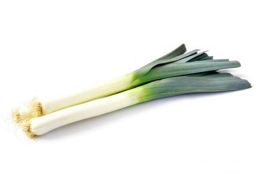 beyaz zemin üzerine pırasa