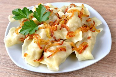 Lahana ve etli börek.