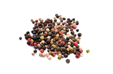 Beyaz arkaplanda biber