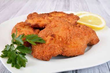 Tabakta domuz pirzolası