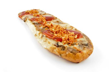 beyaz zemin üzerinde güveç