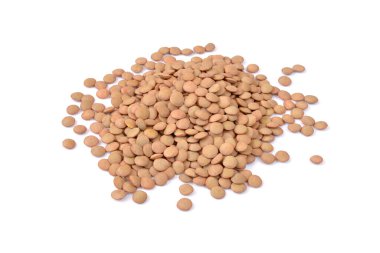 Beyaz arkaplanda mercimek izole