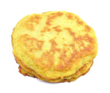 Beyaz bir arka plan üzerinde patates Pancakes
