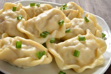 Lahana ve etli börek.