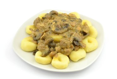 noodles with mushroom sauce