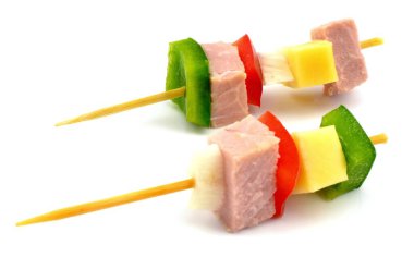 Atıştırmalık beyaz arkaplanda izole edildi