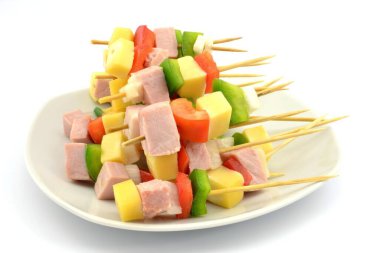 Atıştırmalık beyaz arkaplanda izole edildi