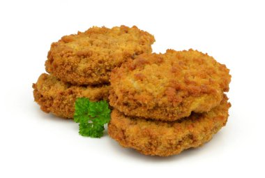 Beyaz arkaplanda kıymalı pirzola