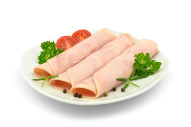 Beyaz arka planda dilimlenmiş jambon.