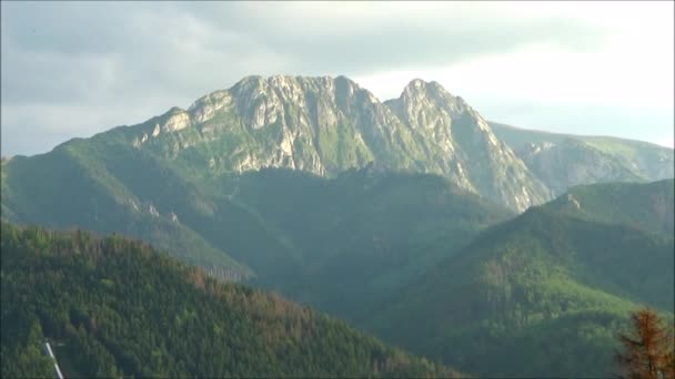 Tatrabergen Över Giewont — Stockvideo