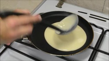 Ev yapımı krep kızartma yöntemi