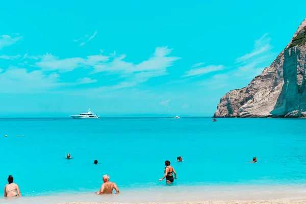 2022年6月16日 希腊爱奥尼亚的Zakynthos岛 著名旅游胜地纳瓦吉奥湾迷人的沙滩 蓝色的大海 阳光灿烂的下午 — 图库照片