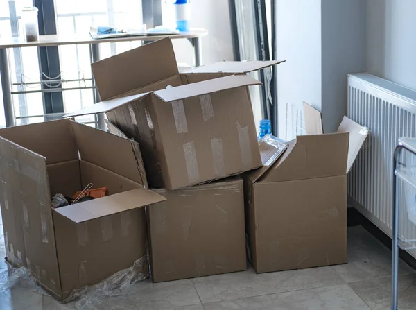 Haus Bewegt Ausgepackte Kartons Unordentliches Zuhause — Stockfoto