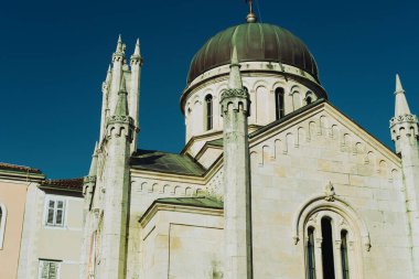 Herceg Novi, Karadağ - St. Archangel Michael Kilisesi Adriyatik şehir meydanında, inanılmaz Avro Açık mimarisi