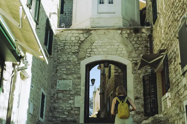 Herceg Novi, Karadağ - St. Archangel Michael Kilisesi Adriyatik şehir meydanında, inanılmaz Avro Açık mimarisi